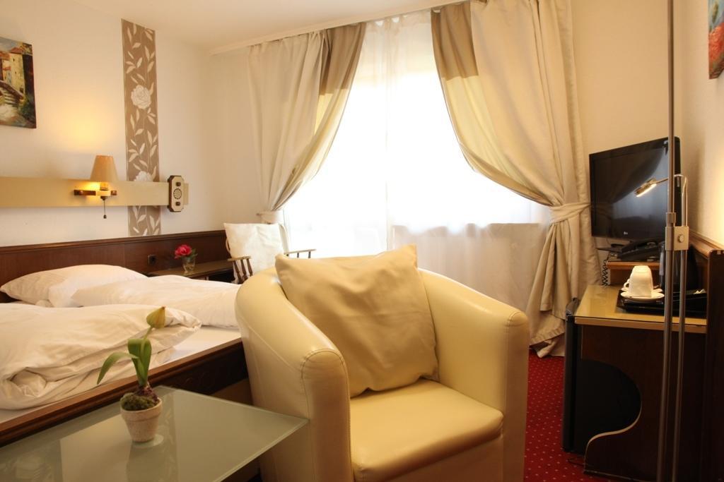 Kurhotel Wuerdinger Hof Bad Füssing Pokoj fotografie